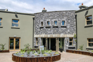 Doolin Hostel outside