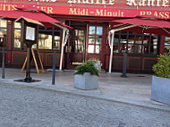 Taverne Maitre Kanter outside