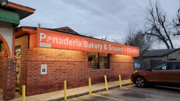 Panaderia Mexico Bakery outside