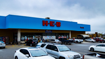 H-e-b outside