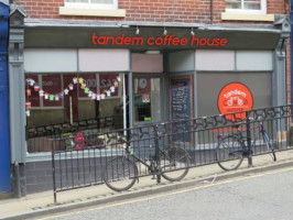 Tandem Coffee House outside