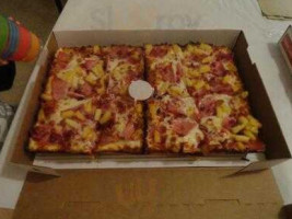 Jet's Pizza food