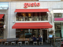 Gusto inside