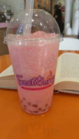 Freshberry Frozen Yogurt Cafe food