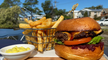 Tea Gardens Boatshed food