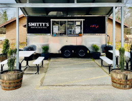 Smitty's Smoke House outside