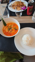 Le Neuf De Thai food