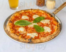 Pizzeria Serio food