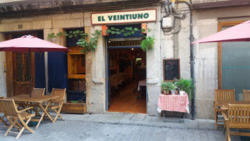 El Veintiuno inside