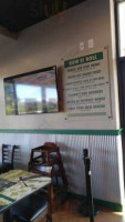 Wingstop inside