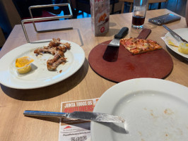 Pizza Hut Foz food