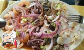 Mariscos La Carreta food