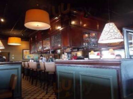 Ruby Tuesday inside