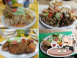 Mariscos Los Delfines food