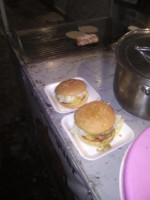 Bto's Burgers food