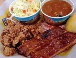 Dickey's Barbecue Pit food