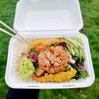 Rollin' Fresh Sushiritos And Poke' Killingsworth food