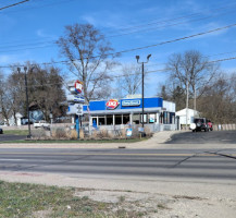 Dairy Queen outside