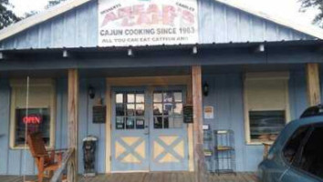 Abear's Cafe outside