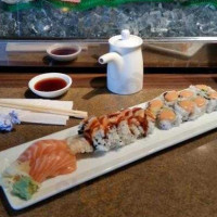 Purple International Bistro & Sushi food