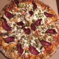 Vito’s Pizza and Wings food