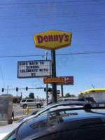 Denny's outside