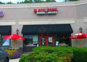 Black Pearl Asian Cuisine outside