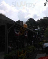 Cracker Barrel Old Country Store outside