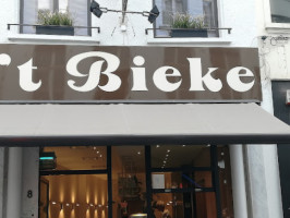 't Bieke outside