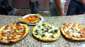 Sfizio Pizza food