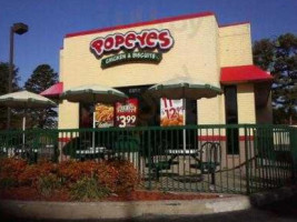 Popeyes Louisiana Kitchen outside