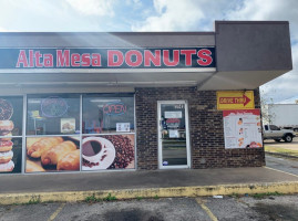 Alta Mesa Donuts outside