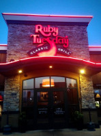 Ruby Tuesday outside