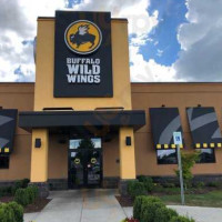 Buffalo Wild Wings outside