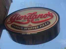 Giordano's inside