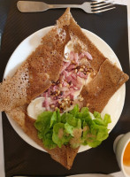 Les Crepes D'amandine food