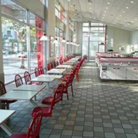 In-n-out Burger inside