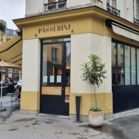 Passerini outside