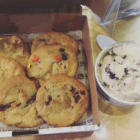 Insomnia Cookies food