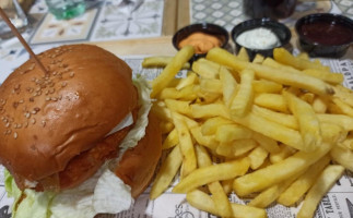 Os Roques Burguer food