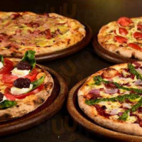 Donna Oliva Pizzaria food