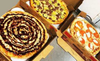 Golden Pizza food