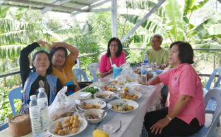 ร้านก๋วยเตี๋ยวพรหมภัสสร ไก่ตุ๋น หมูตุ๋น ข้าวขาหมู ข้าวมันไก่ food