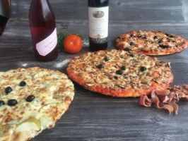 Les Pizzas d'Emilie food