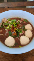 ร้านก๋วยเตี๋ยวลุงถม food