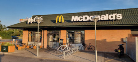 Mcdonald's outside