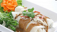 2 Sisters Lao Thai Cuisine food