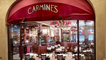 Carmine's Atlantic City inside