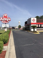 Arby's outside