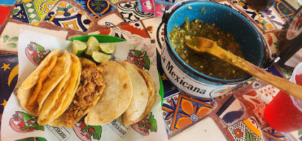 Taqueria y Carniceria La Mexicana food